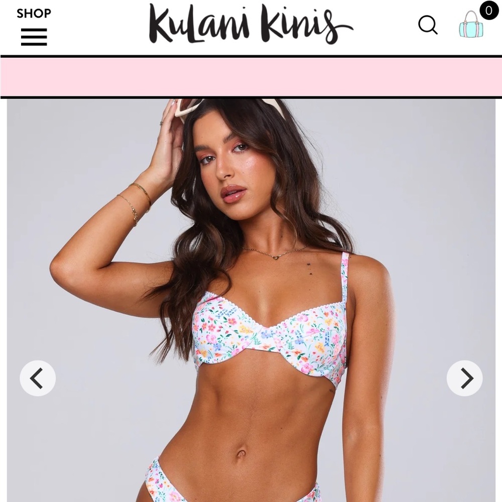 Kulani Kinis Bambi Set - Size S

Underwire Padded Bikini Bra
Vintage V Bottoms